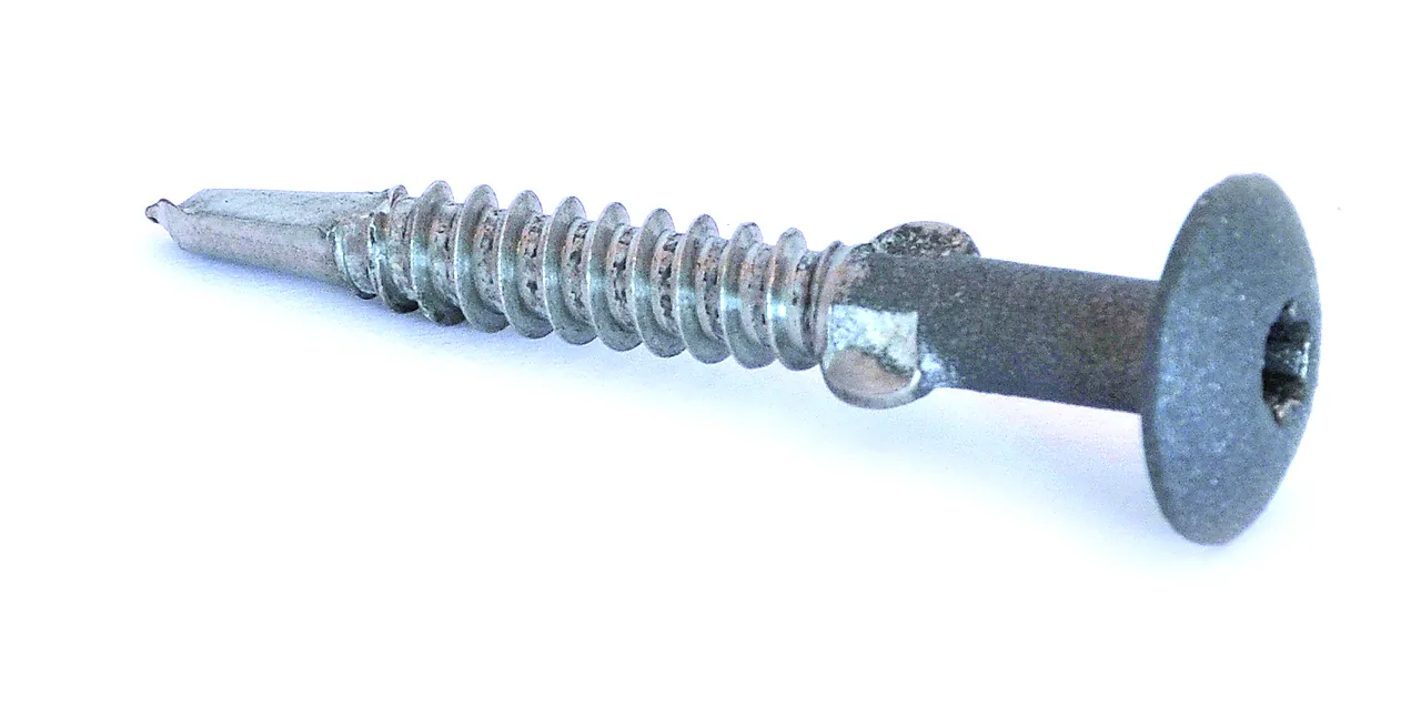 Skruer rustfri og lakkert P545 4,9 x 38 mm 250 stk