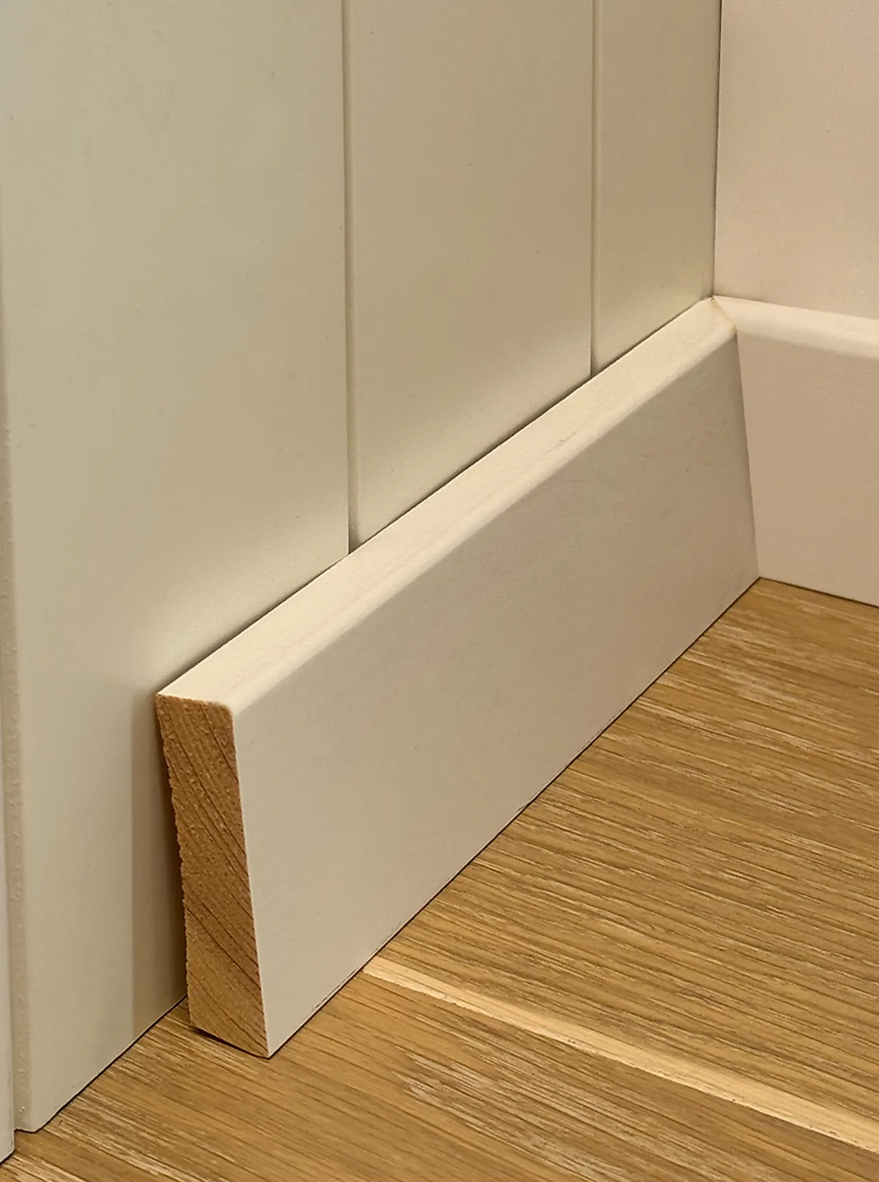 Gulvlist furu rund klassisk hvit S0500-N 12x69x4400 mm null - null - 3 - Miniatyr