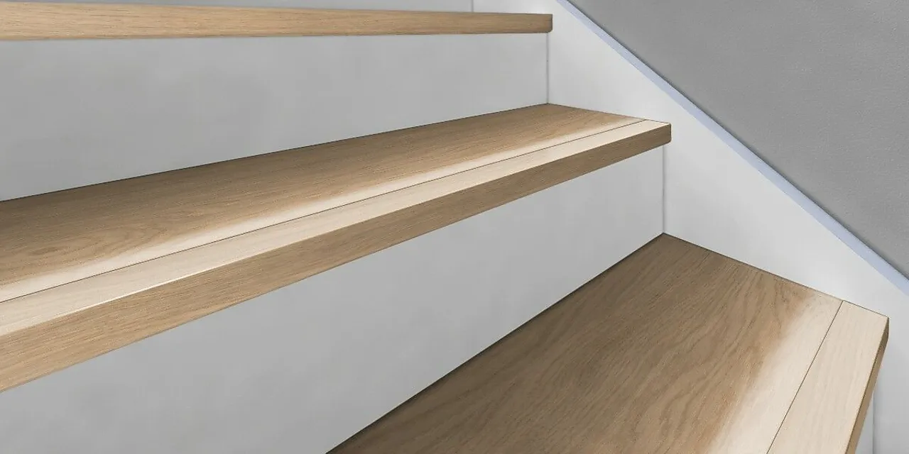 Trappenese 60x35 eik b/p/s matt wl massiv lasert120cm woodloc