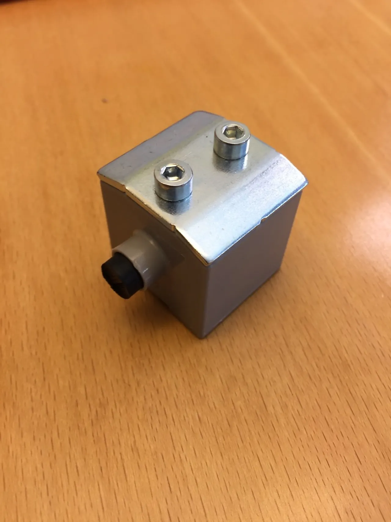 Stopper til 2-fløyet skyvedør