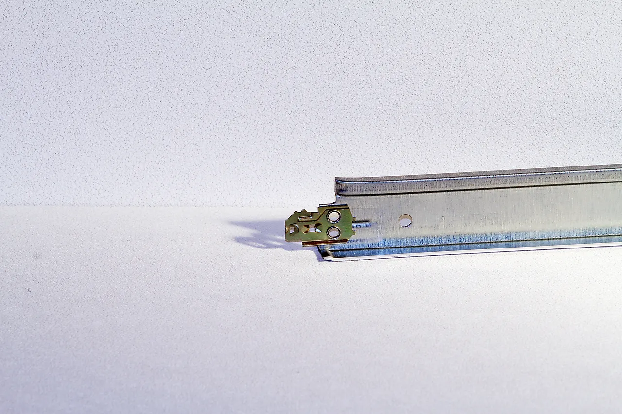 Glava Triton tverrprofil 1200 mm Glava Triton tverrprofil 1200 mm