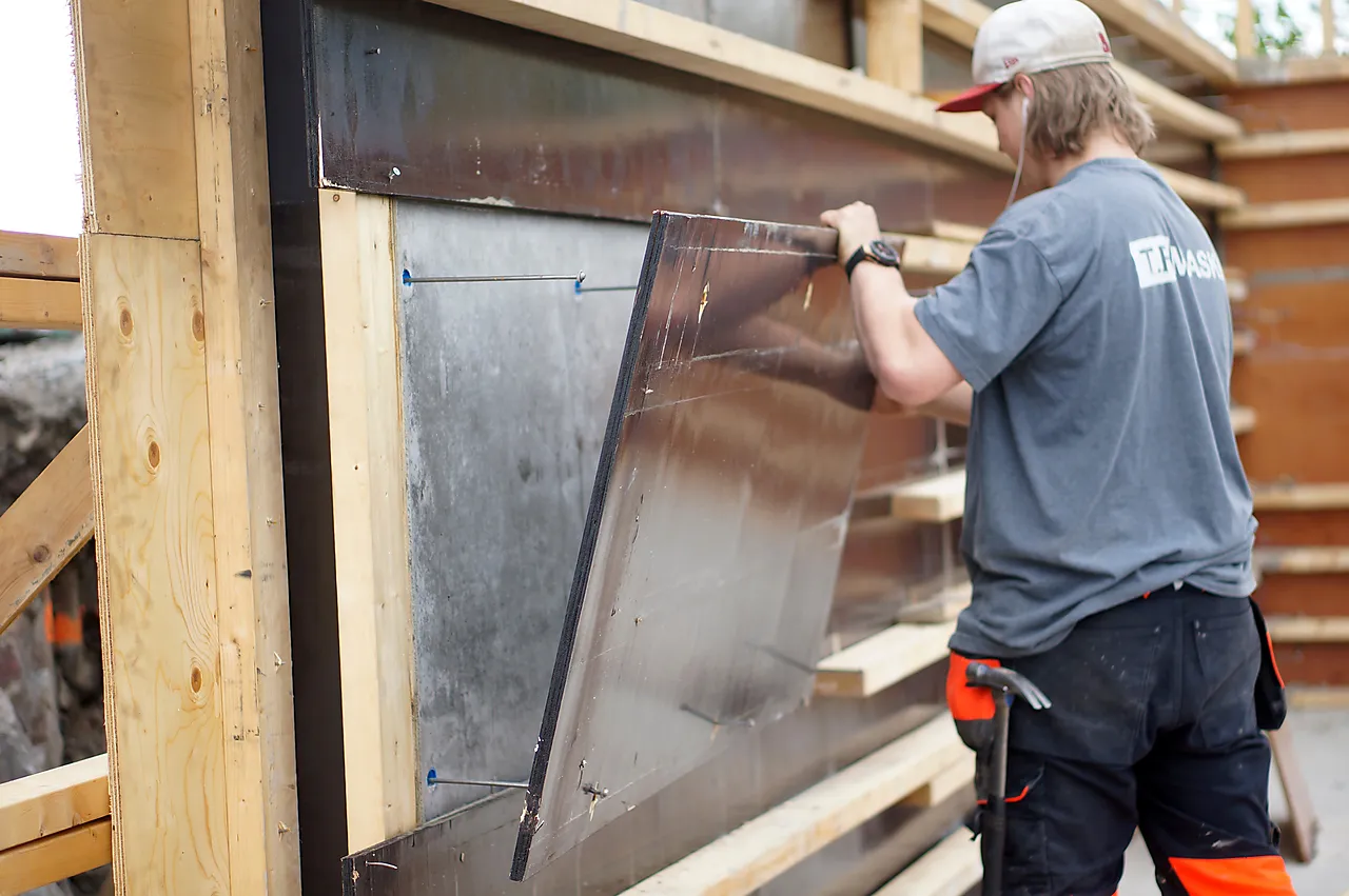 Forestia kryssfiner filmbelagt combi 15x1500x750 mm