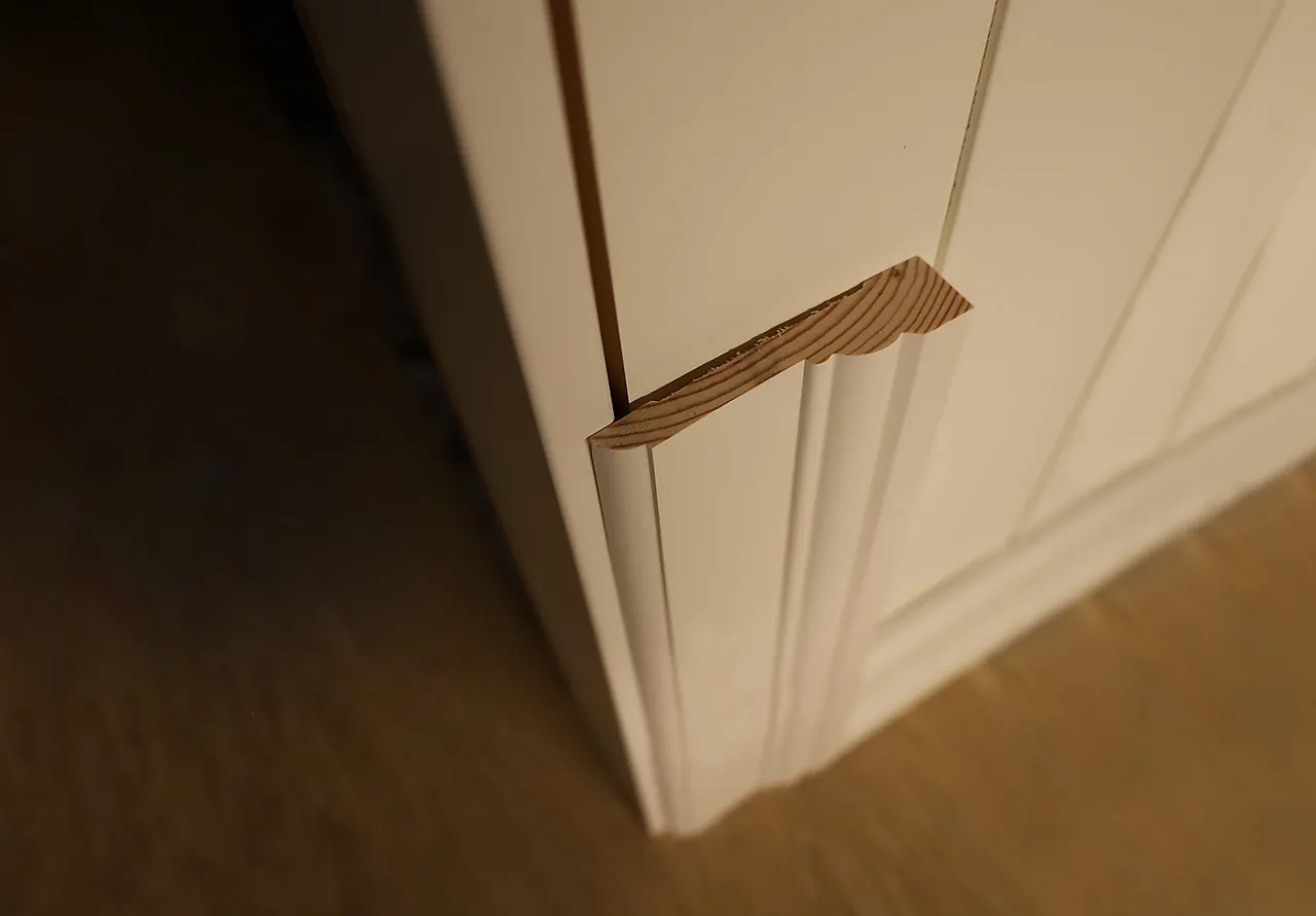 Furu 21x095x4400 mm cw131 s0502y karmlist/kombilist profilert cw131 null - null - 2 - Miniatyr