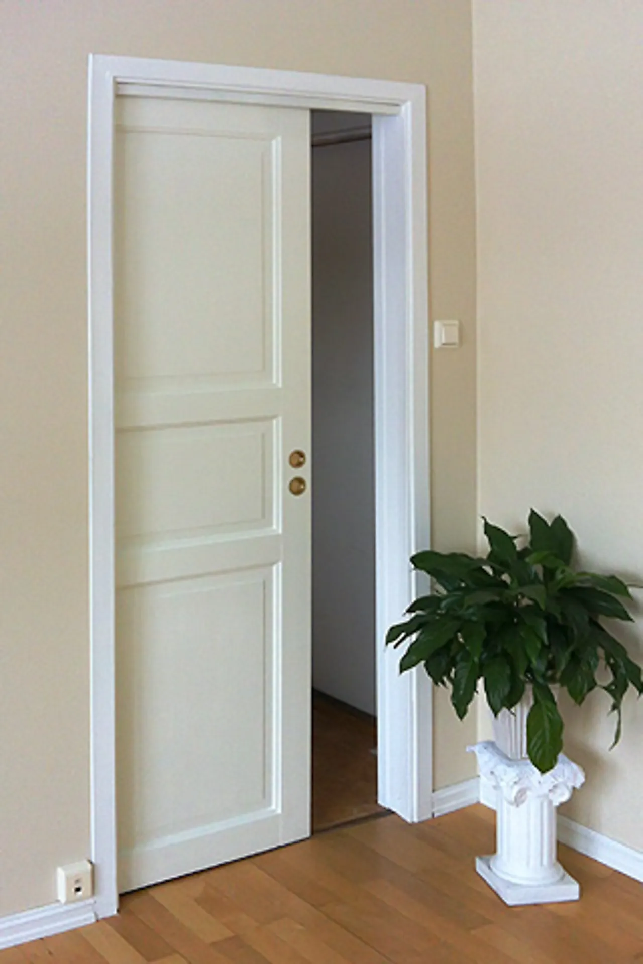 Karm vmt 15x21 122mm hvit tofl innfelt skyvedørskarm Karm vmt 15x21 122mm hvit tofl innfelt skyvedørskarm