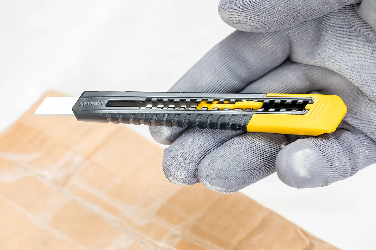 Kniv 0-10-150 m/brytblad 9x130 mm