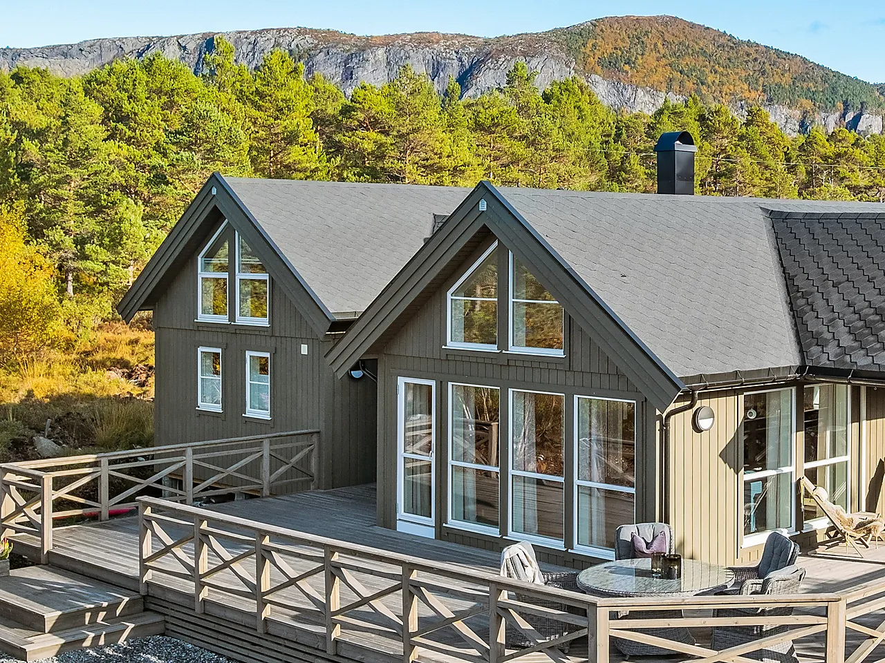 Gran 19x148 d-fals rett kl1 profilert kledning bh