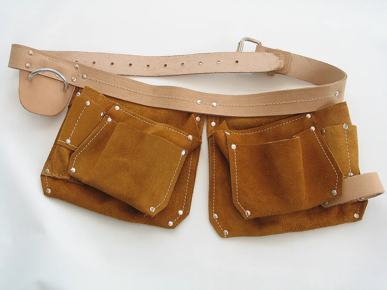 Spikerforkle spalt holder for hammer og vinkel.