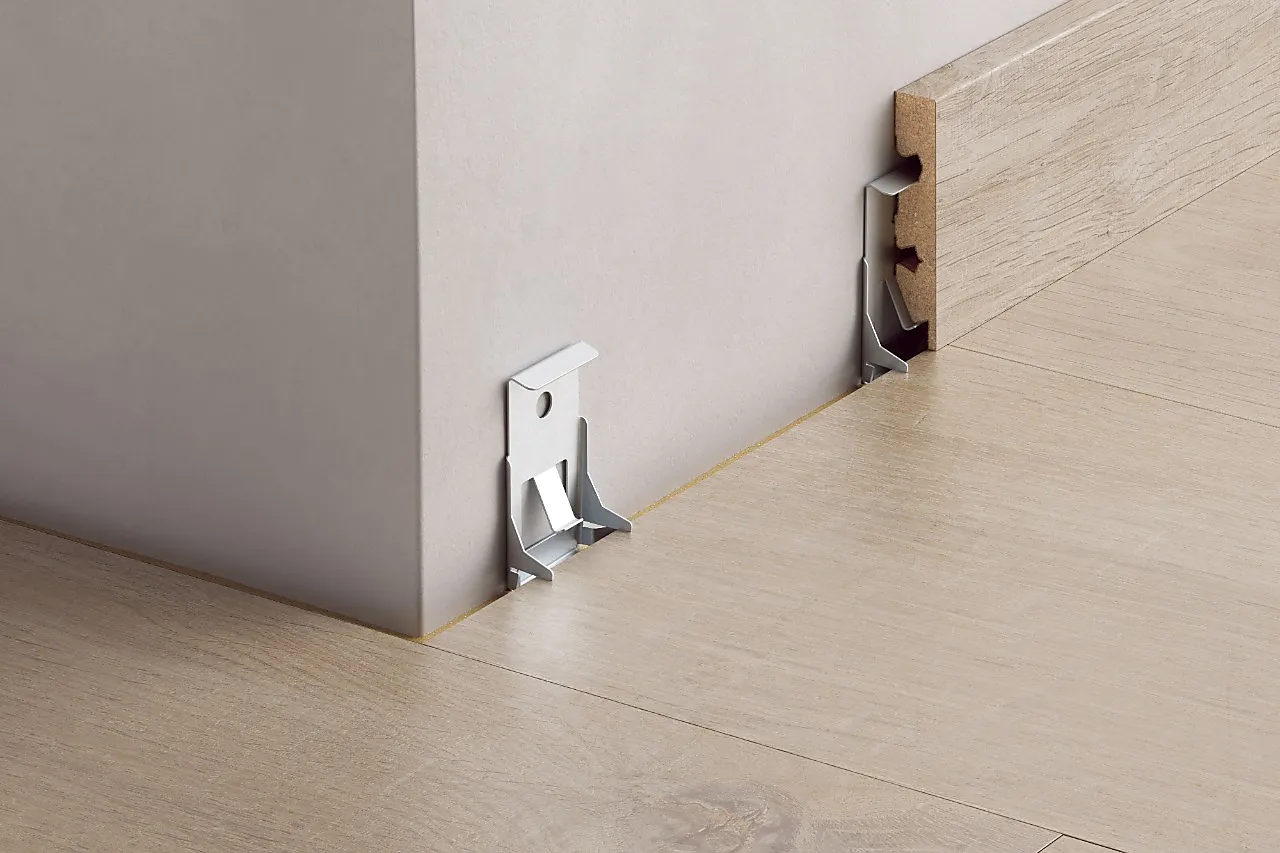 Monteringsklips for sokkellist 7 - 8 mm Monteringsklips for sokkellist 7 - 8 mm