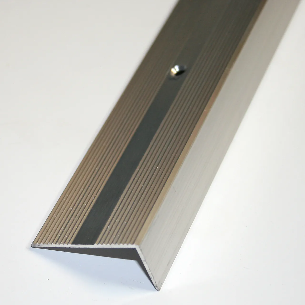 Trappenese nr. 13 2 m sølv blank borret m/skruer Trappenese nr. 13 2 m sølv blank borret m/skruer