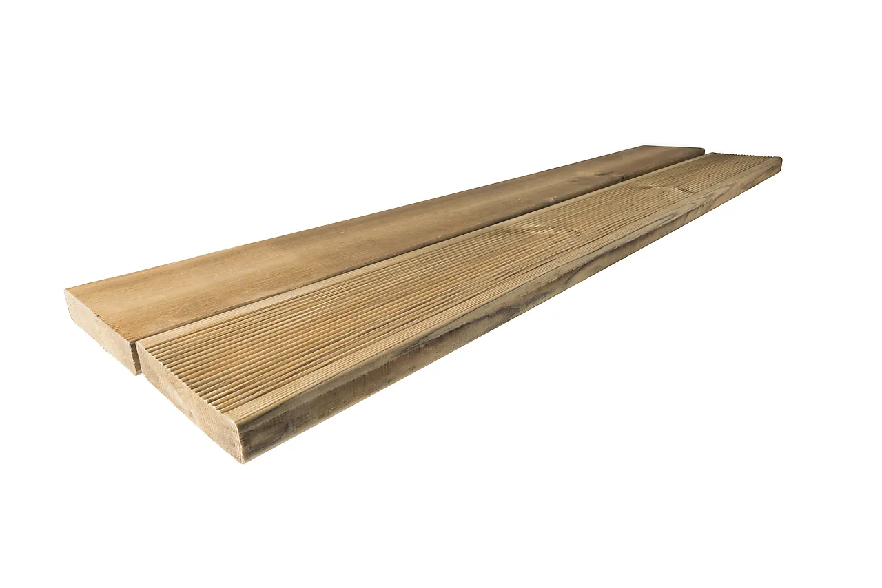 Terrassebord royalimpregnert natur furu rillet 28x145 mm Terrassebord royalimpregnert natur furu rillet 28x145 mm