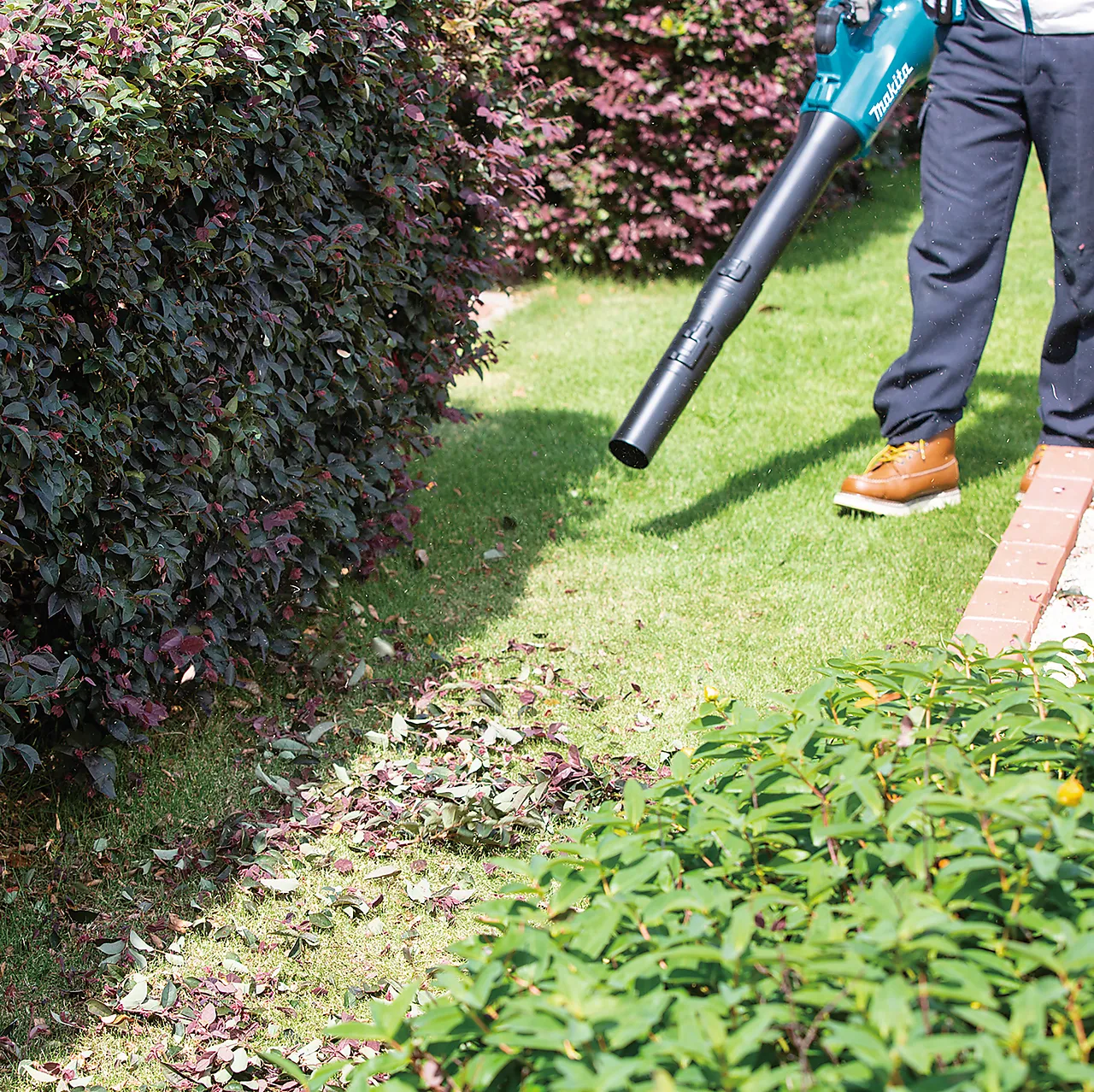 Løvblåser 18v dub184rt lxt bl-m Løvblåser 18v dub184rt lxt bl-m