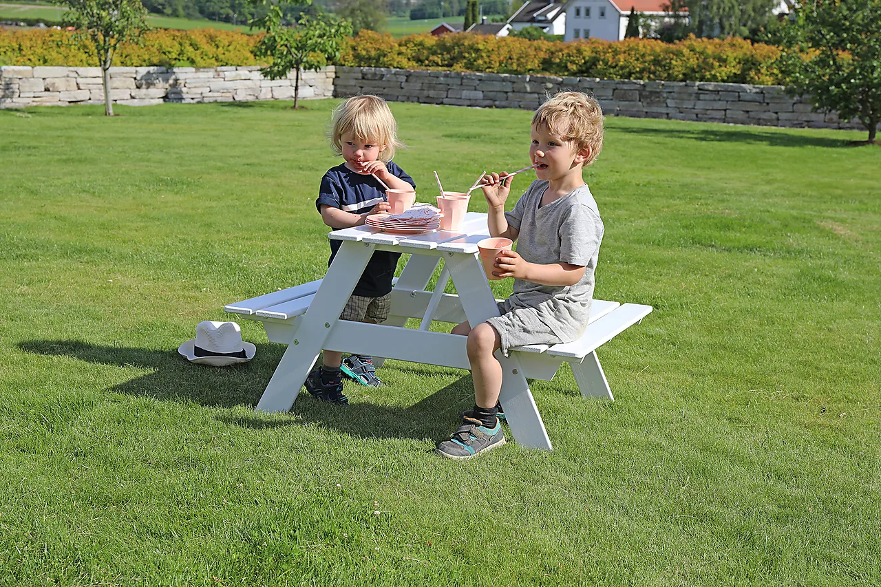 Benksett for barn hvitmalt