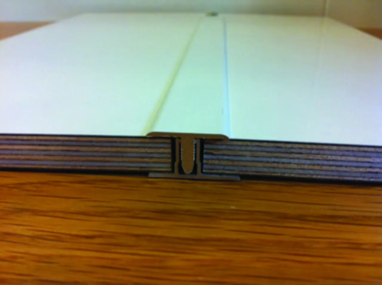 Skjøtelist to-delt alu 2400mm plastpakket Skjøtelist to-delt alu 2400mm plastpakket