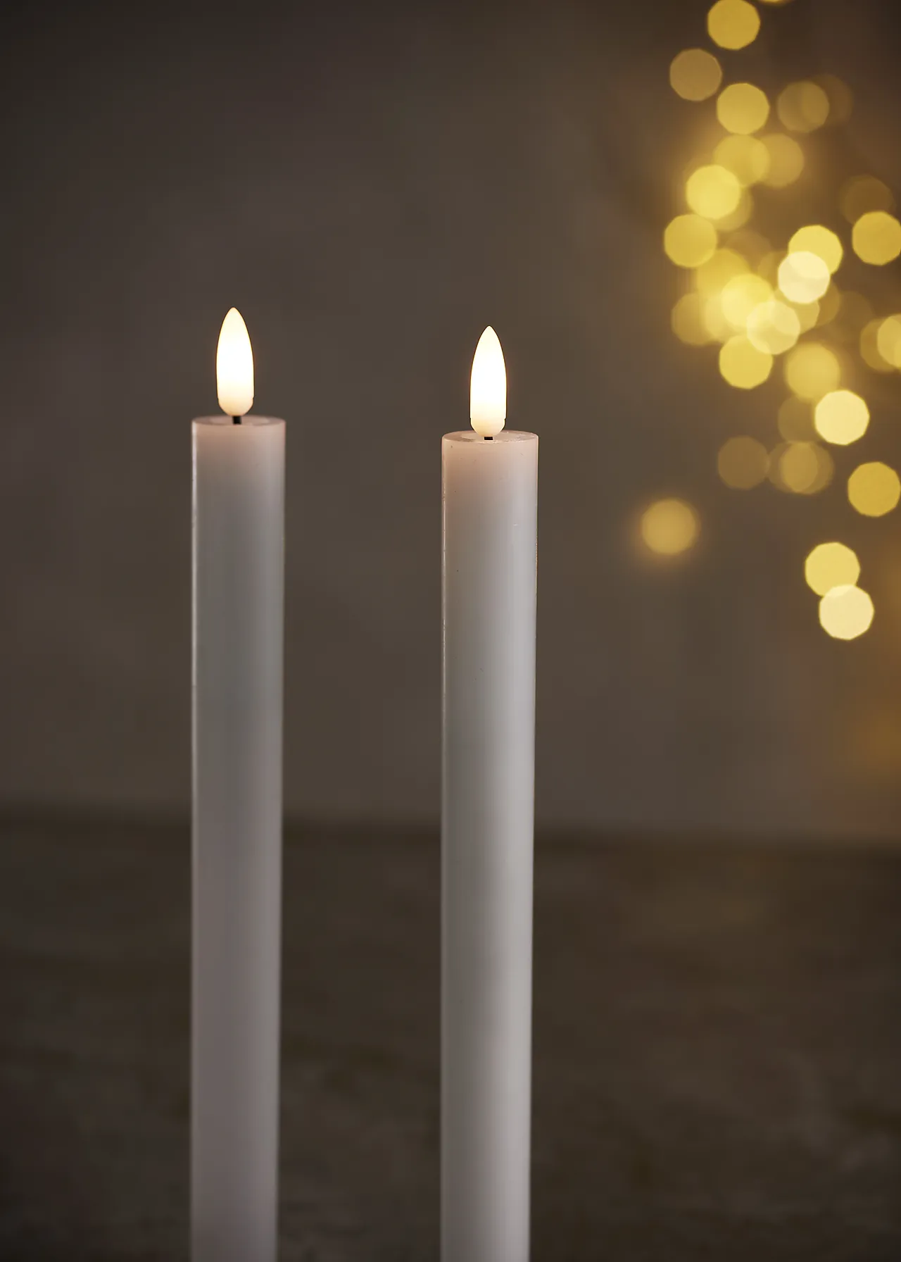 Kronelys med 3D-LED flamme 2 stk 24 cm