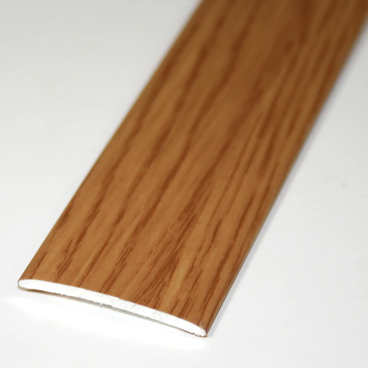 Aluminium overgangslist nr. 2 30 mm eik 1 meter selvklebende Aluminium overgangslist nr. 2 30 mm eik 1 meter selvklebende