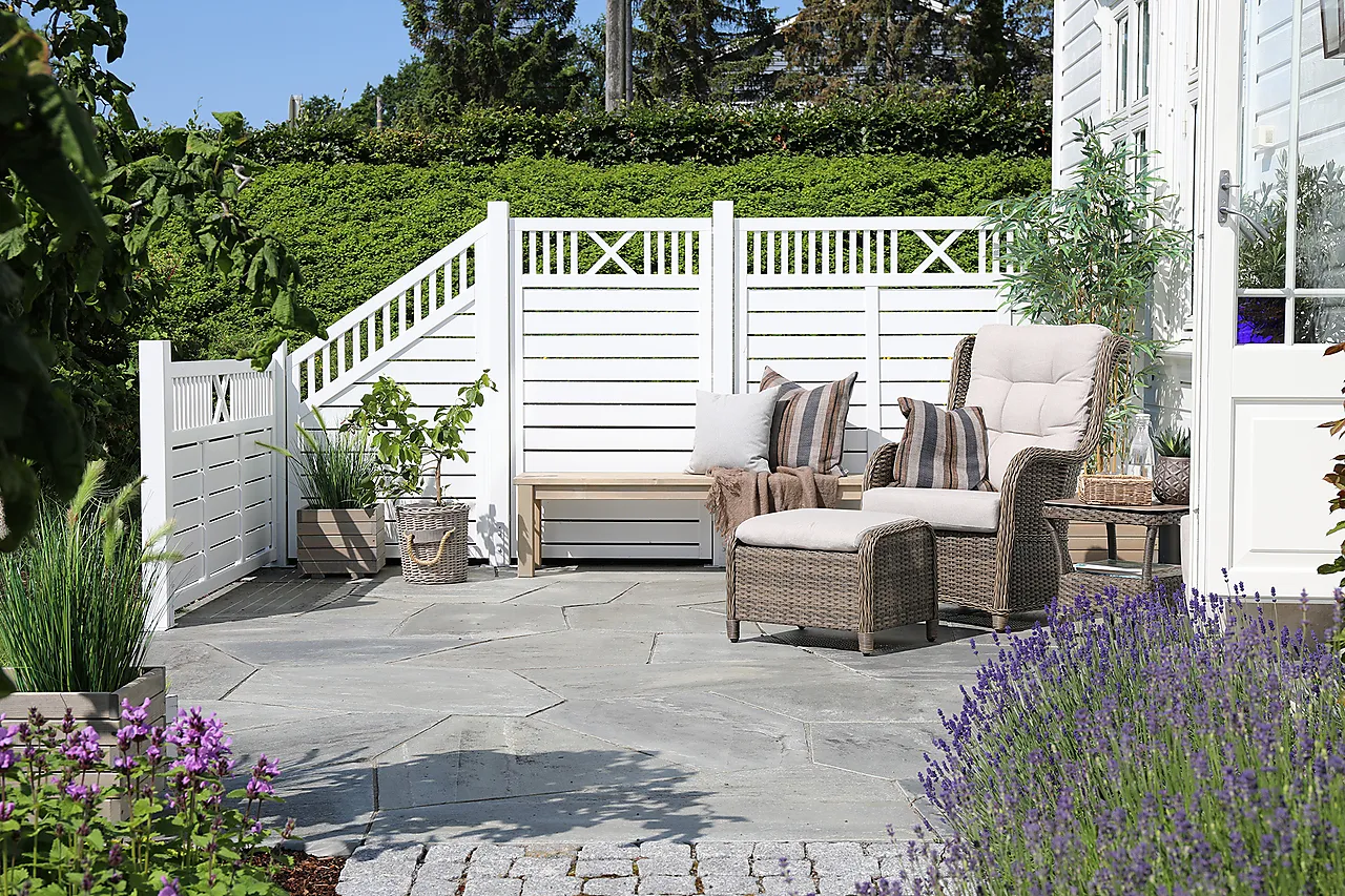 Levegg Lillesand 90x150/90 cm hvitmalt Levegg Lillesand 90x150/90 cm hvitmalt