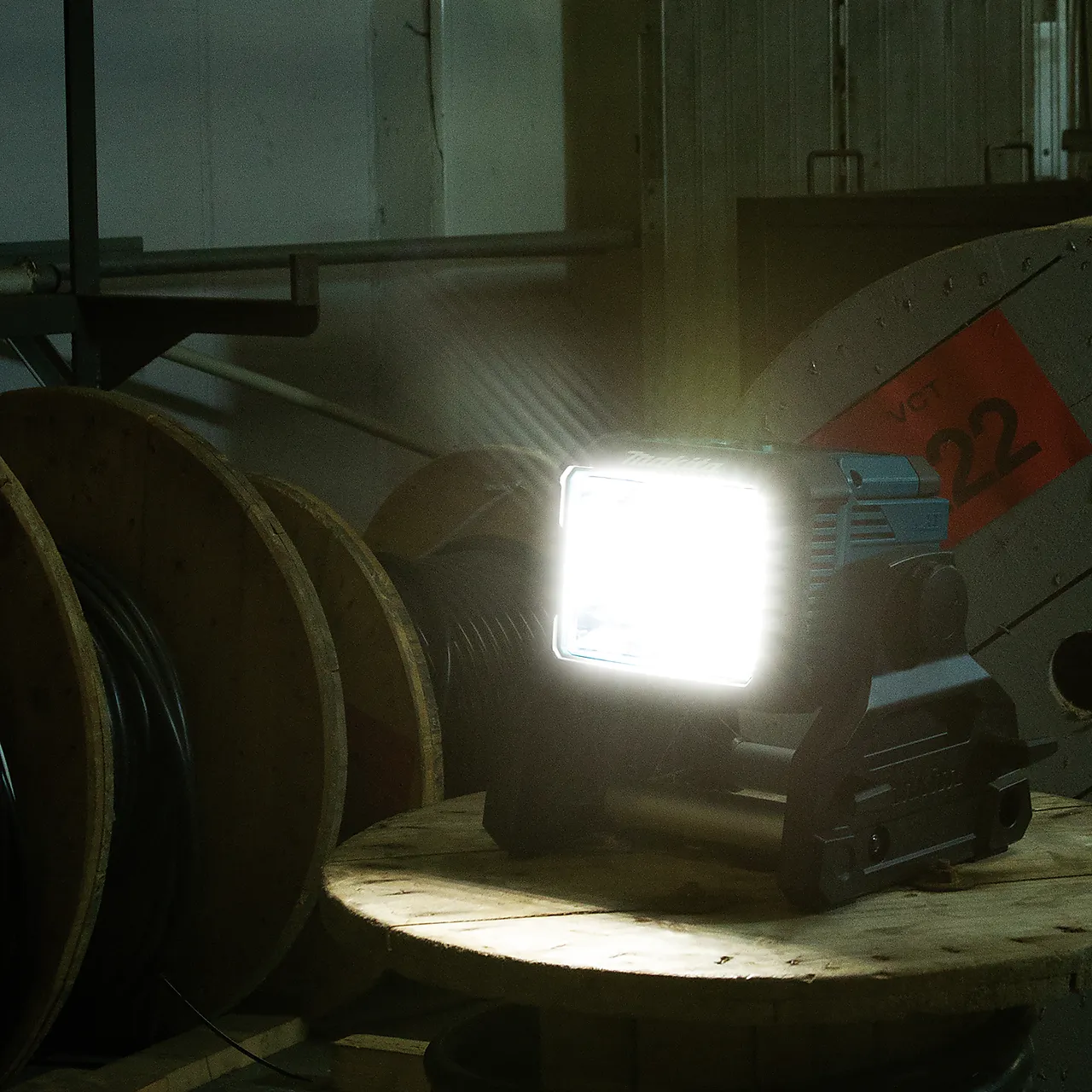 Arbeidslampe LED 18V 3000 lumen DML811 null - null - 3 - Miniatyr