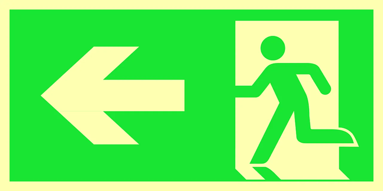 Skilt nødut pil venstre 15x30 cm 1,2 mm etterlysende alu 150 mcd Skilt nødut pil venstre 15x30 cm 1,2 mm etterlysende alu 150 mcd