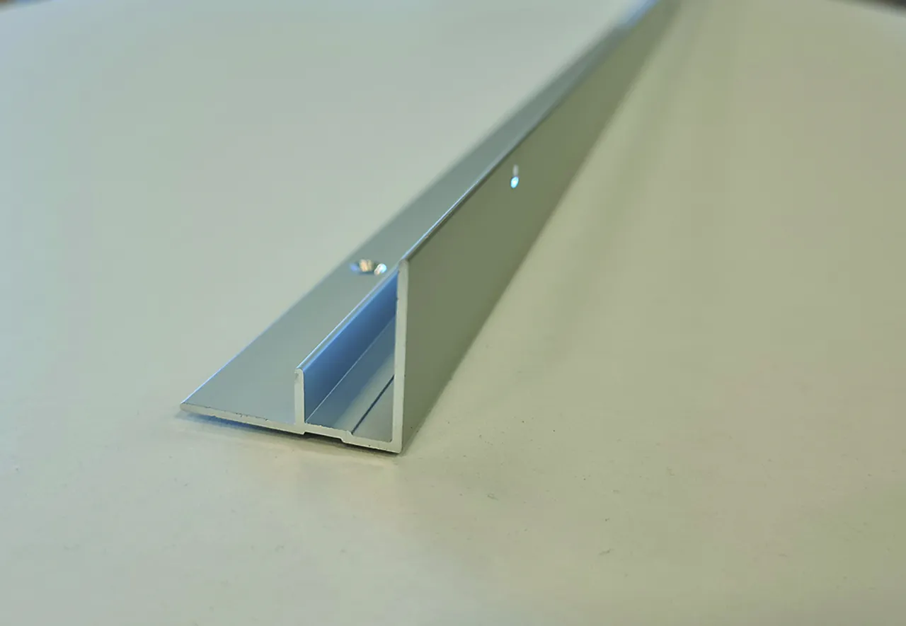 Smartpanel Wetwall Innvendig skjult hjørnelist