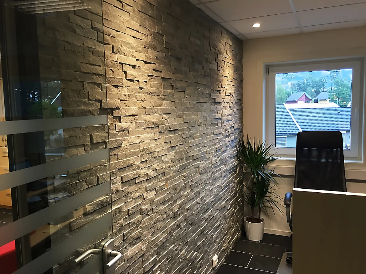 Forblendingstein grå skifer panel utvendig hjørne Forblendingstein grå skifer panel utvendig hjørne