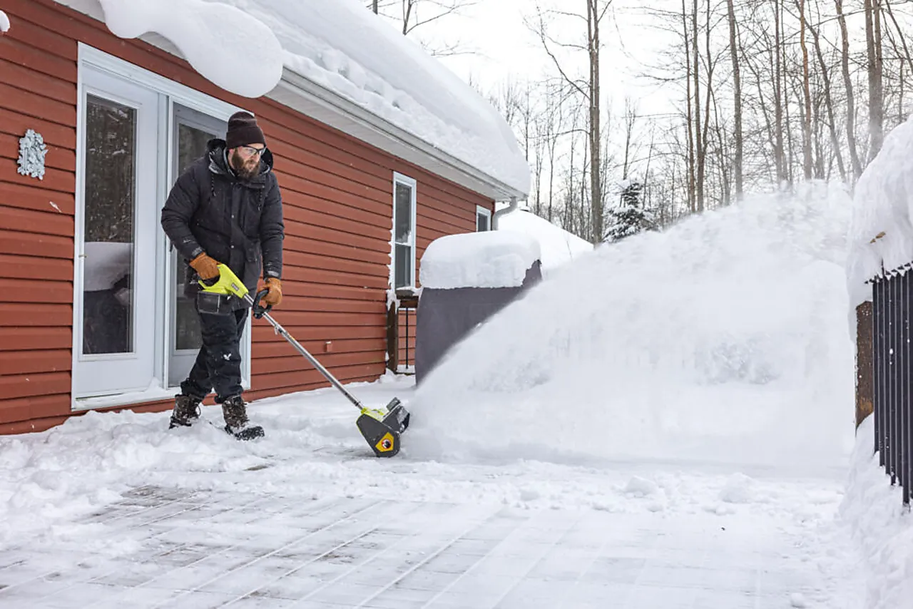 Snøfreser Ryobi RY18ST25B-140 18V ONE+ 25 cm null - null - 2 - Miniatyr