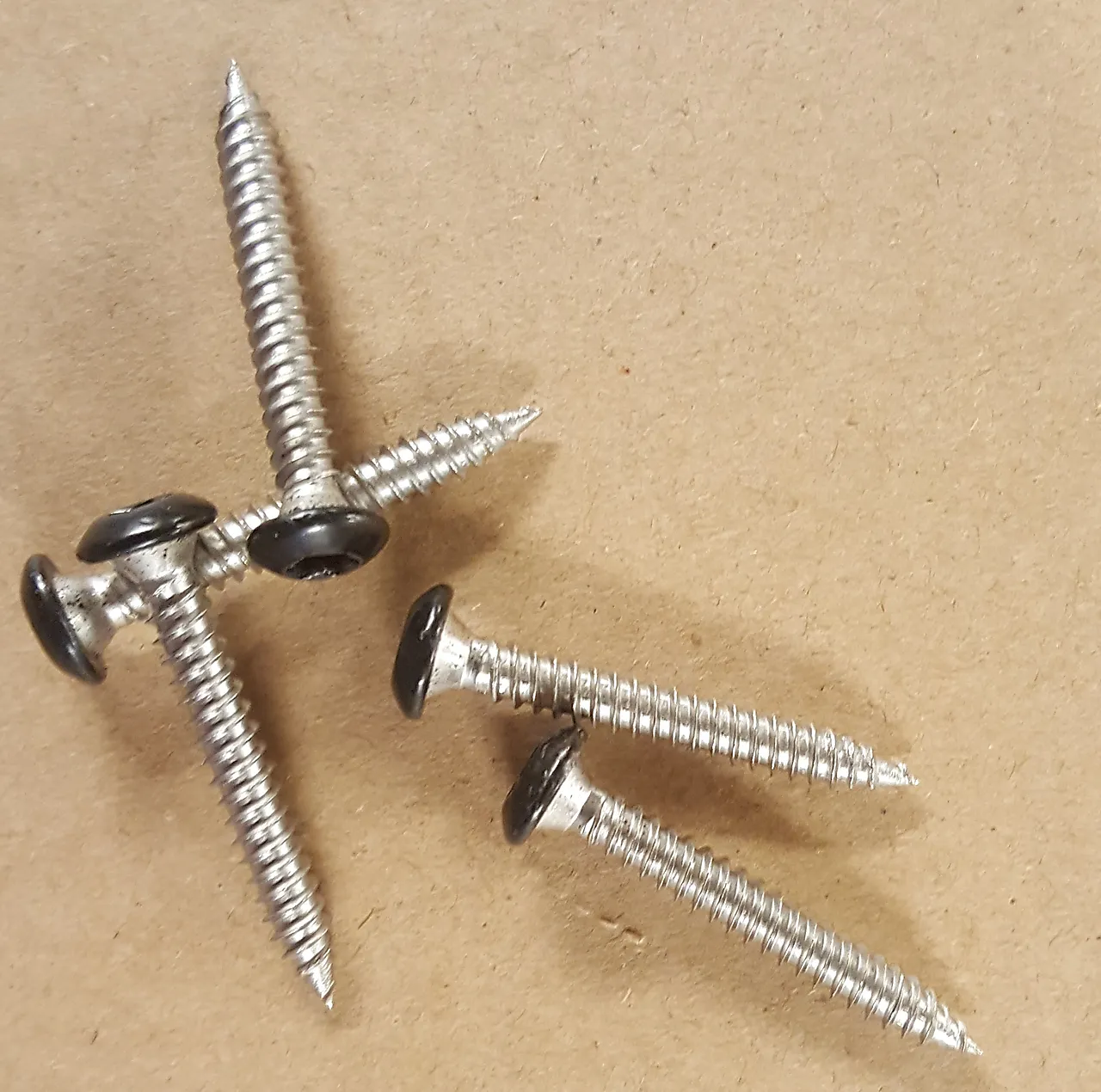 Beslagskruer stålpanner sort a250 Beslagskruer stålpanner sort a250