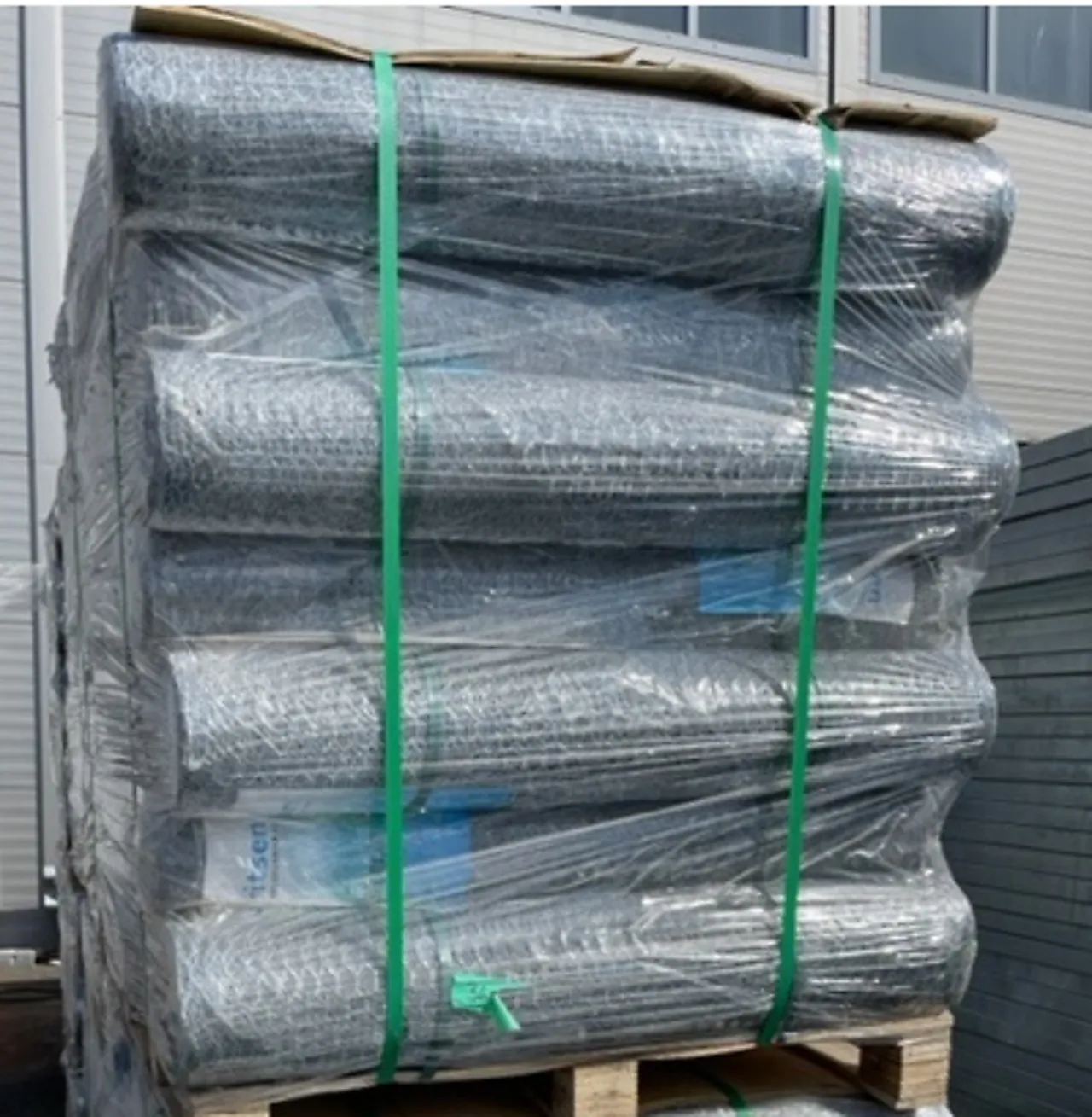 Hønsenetting varme forsinket høyde 900 mm lengde 46 meter Hønsenetting varme forsinket høyde 900 mm lengde 46 meter