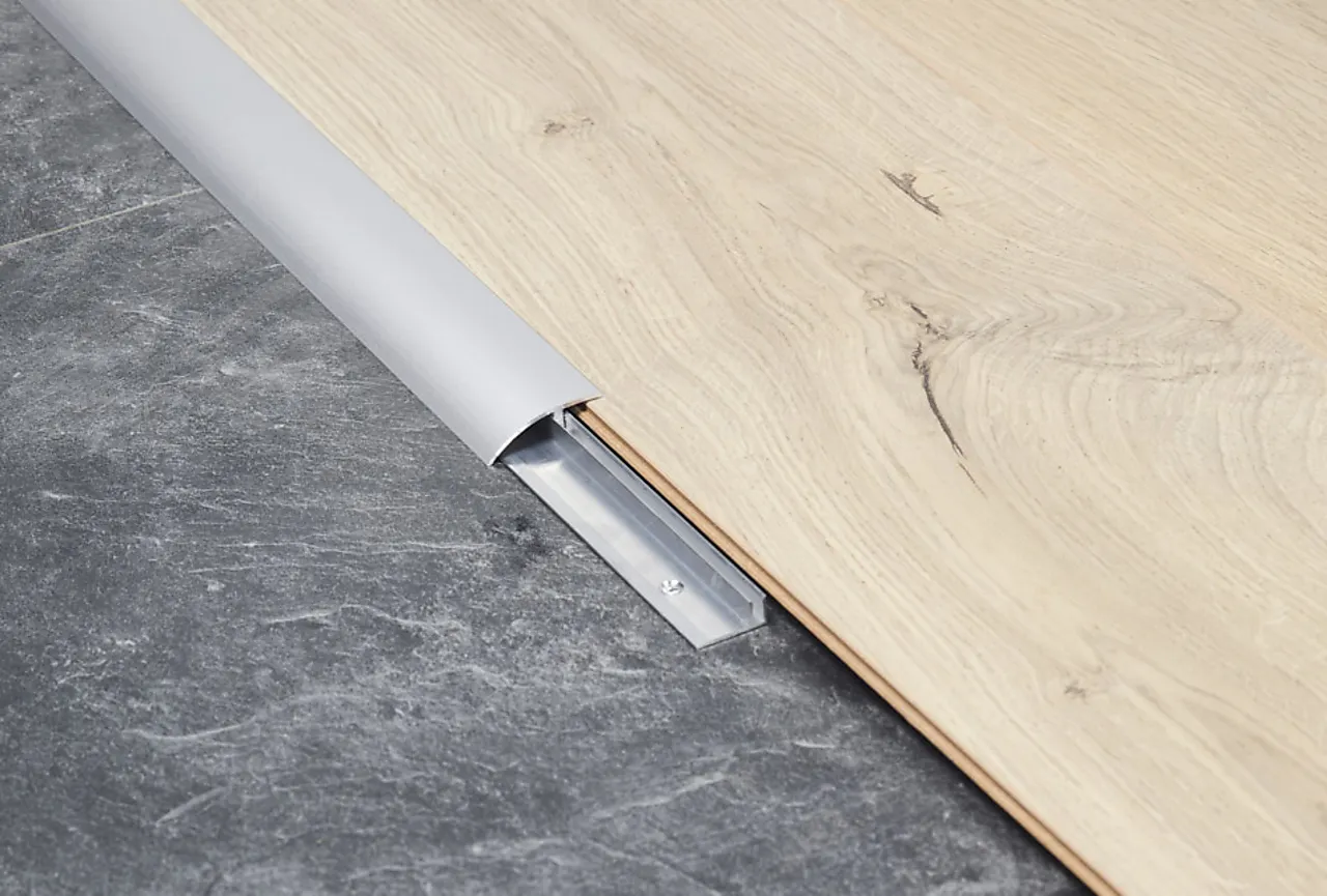 Nivålist aluminiu sølv 2m h7-12,3mm 2 meter lengde, høyde 7mm - 12,3 mm Nivålist aluminiu sølv 2m h7-12,3mm 2 meter lengde, høyde 7mm - 12,3 mm