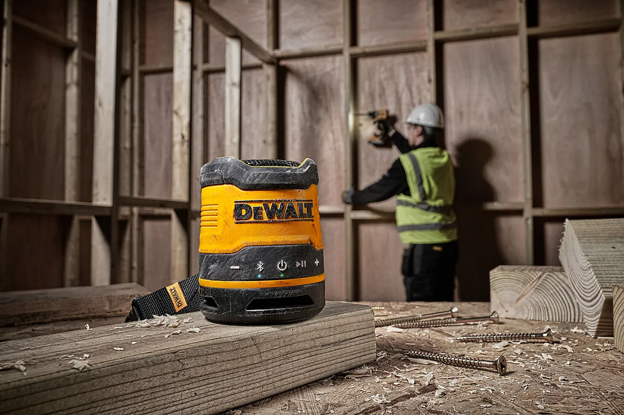 DEWALT USB-C DCR009 Høyttaler med Bluetooth funksjon