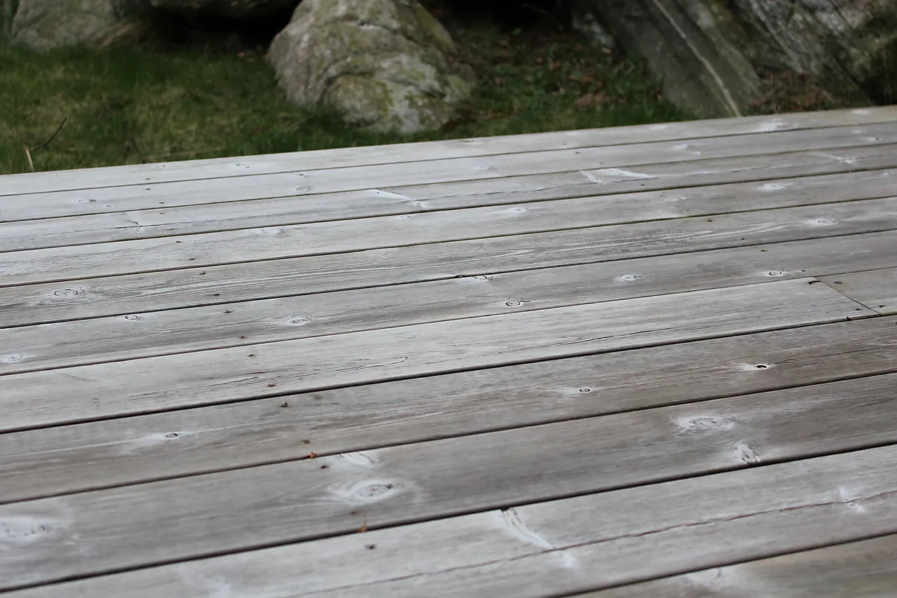 Marnar Bruk Royal furu 28x120 upigmentert terrassebord null - null - 2 - Miniatyr