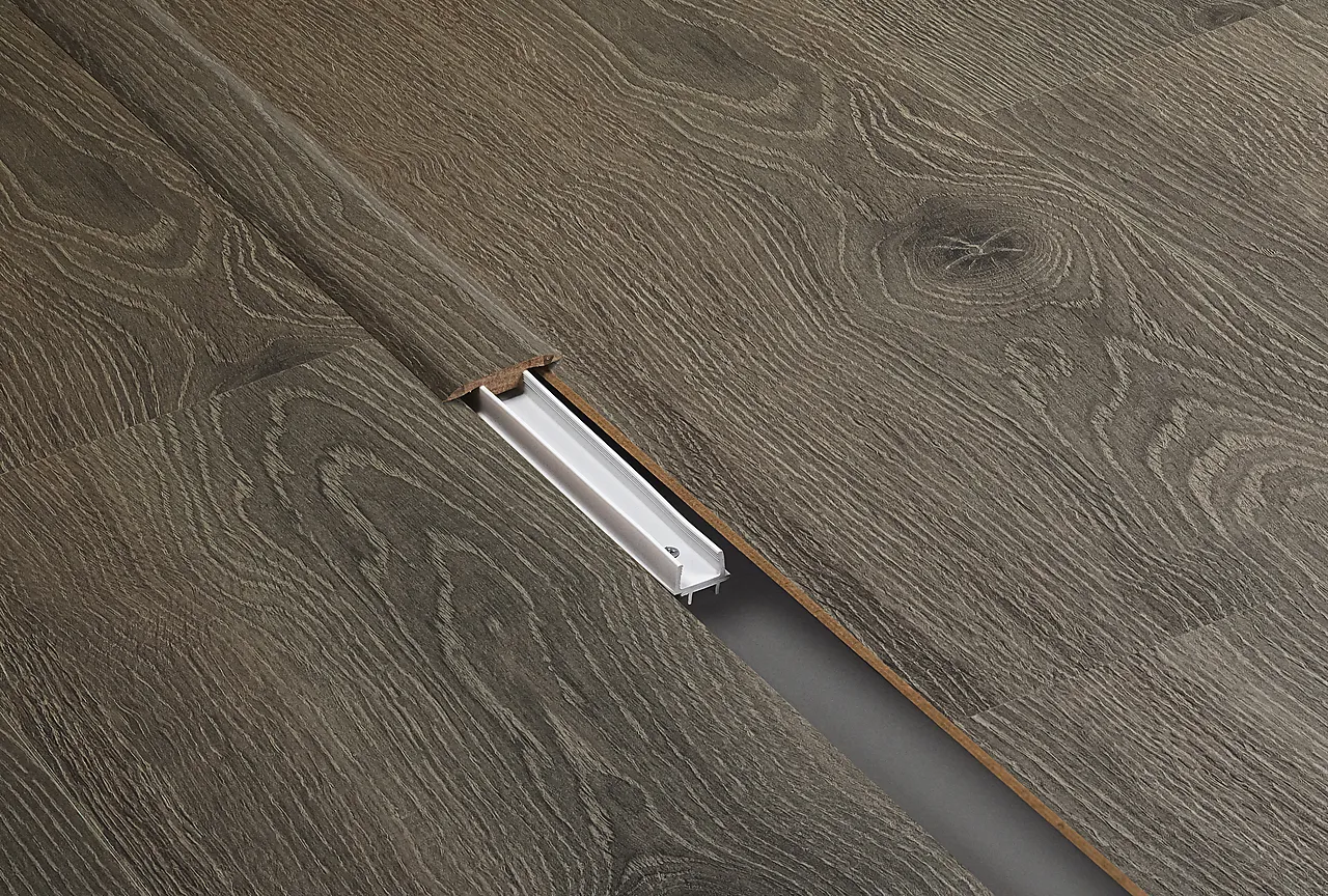 T-list 2400x11,1x44 mm eik myk grå T-list 2400x11,1x44 mm eik myk grå