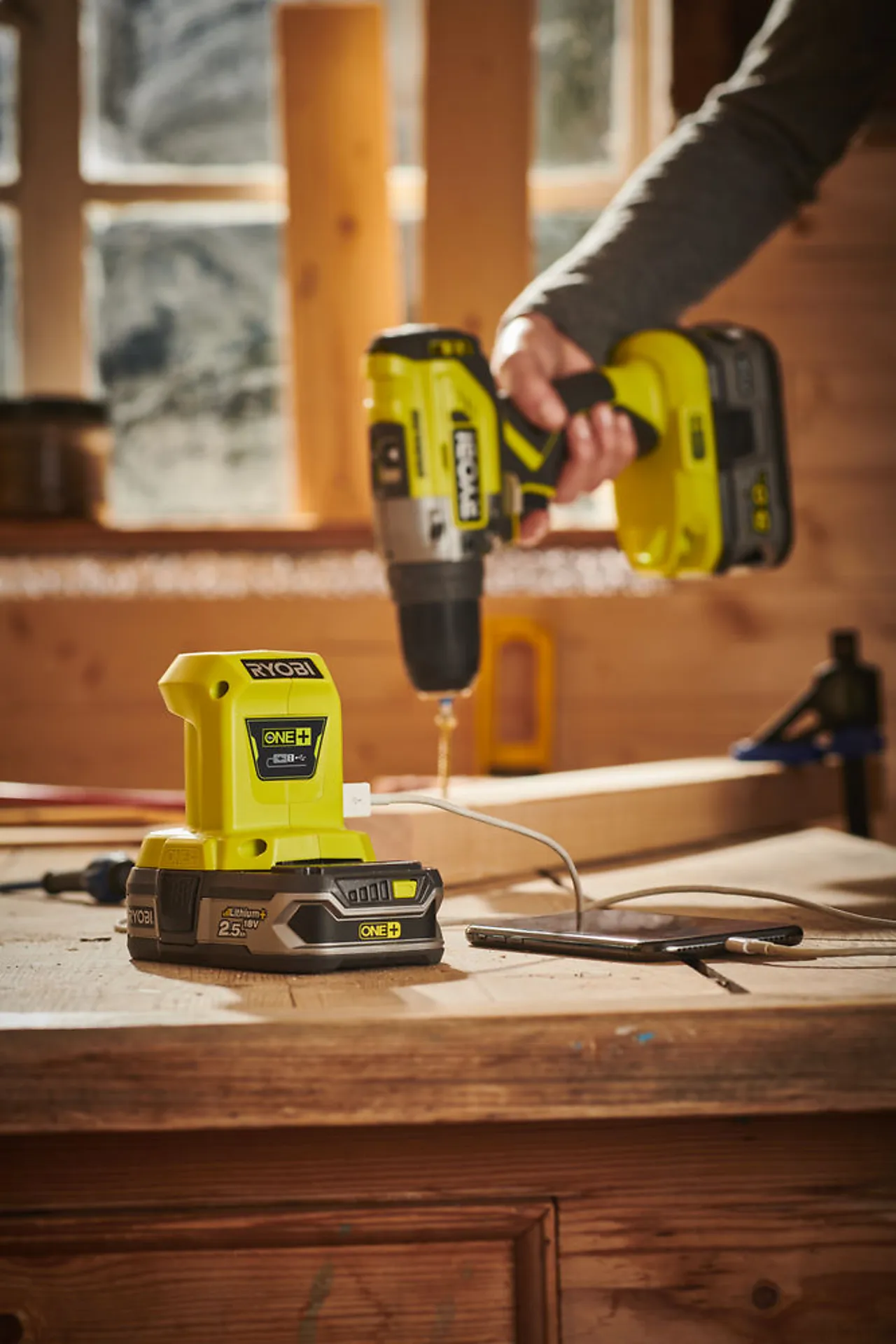 USB-adapter 18V med 2 porter null - null - 2 - Miniatyr