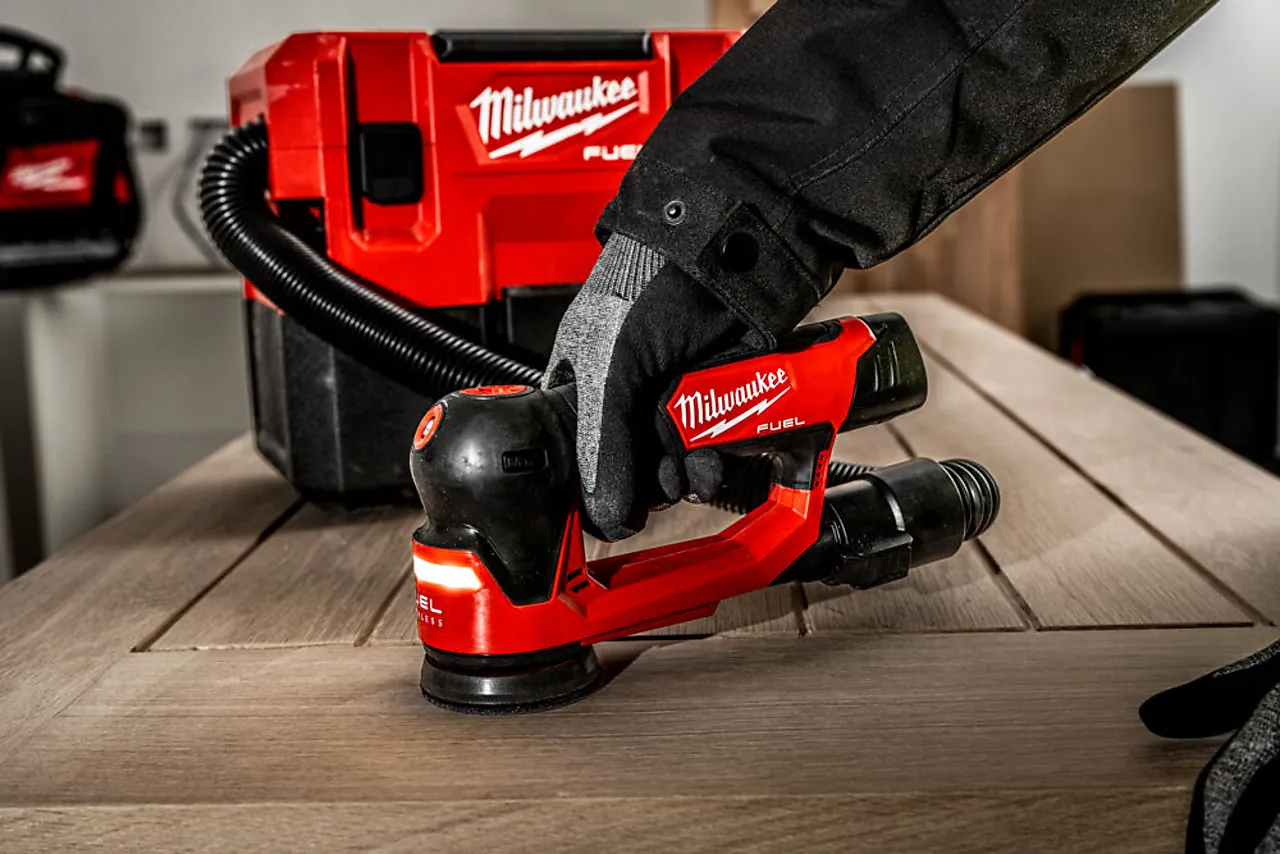 Eksentersliper Milwaukee M12 fsdr75-0b