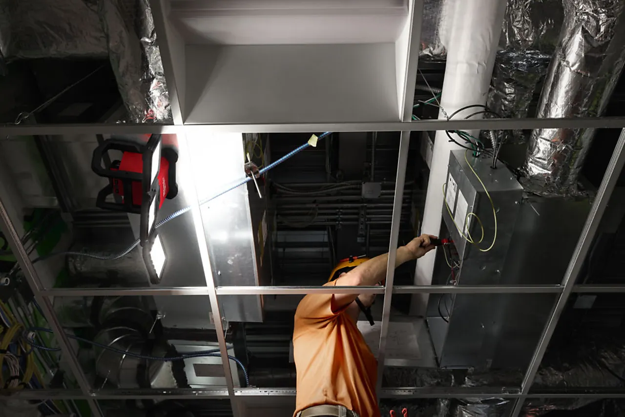 Milwaukee arbeidslys multi-retnings M18 MDTL-0 null - null - 2 - Miniatyr