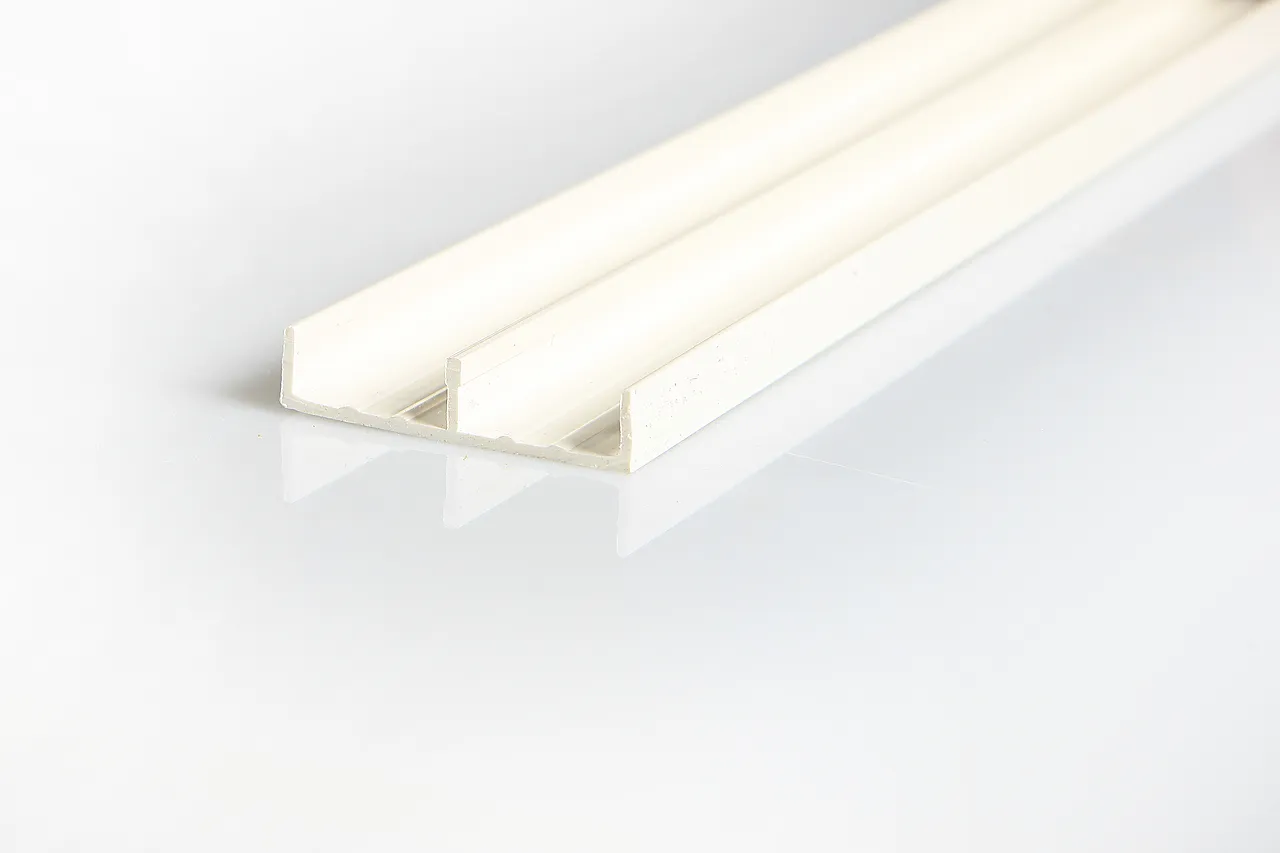 Skyvedørslist Pvc Bunn 18Mm Hvit Rkc 8X42X2600 Mm For 18Mm Hobbyplate