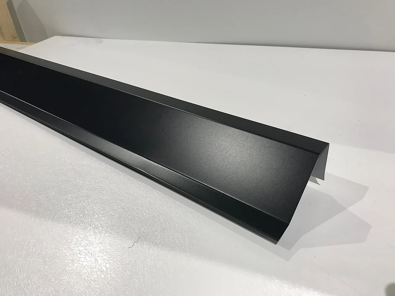 Vindskibeslag papptak pol sort