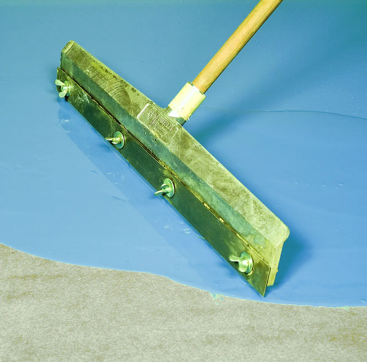 Epoxy selvutjevnende 7 kg grå-31 komponent A null - null - 2 - Miniatyr