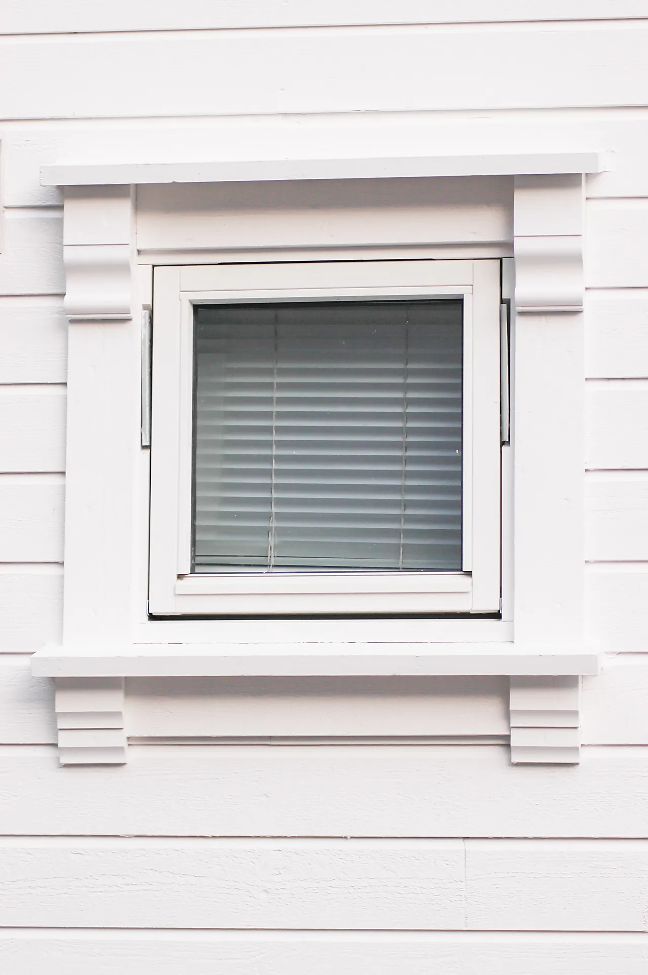 Underkloss 506A 200x95x45 mm vindusknekt Underkloss 506A 200x95x45 mm vindusknekt