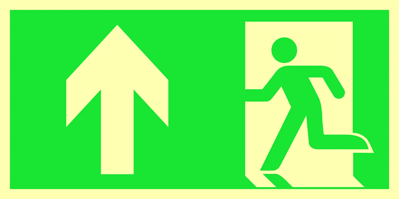 Skilt nødut pil opp 15x30 cm 1,2 mm etterlysende alu 150 mcd Skilt nødut pil opp 15x30 cm 1,2 mm etterlysende alu 150 mcd