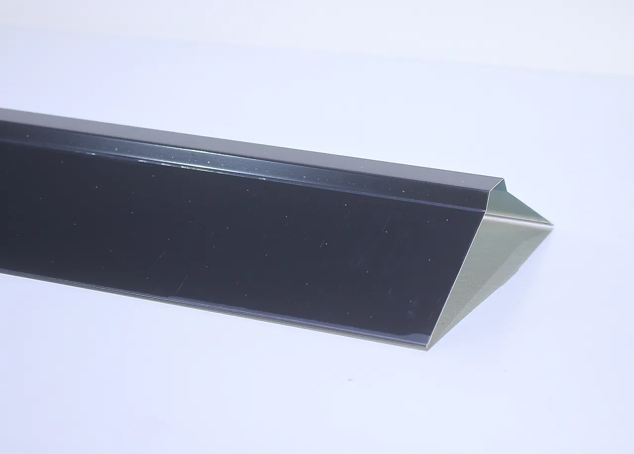 Mønebeslag 18/ aluminium sort alsvåg mønebeslag til18-profil Mønebeslag 18/ aluminium sort alsvåg mønebeslag til18-profil