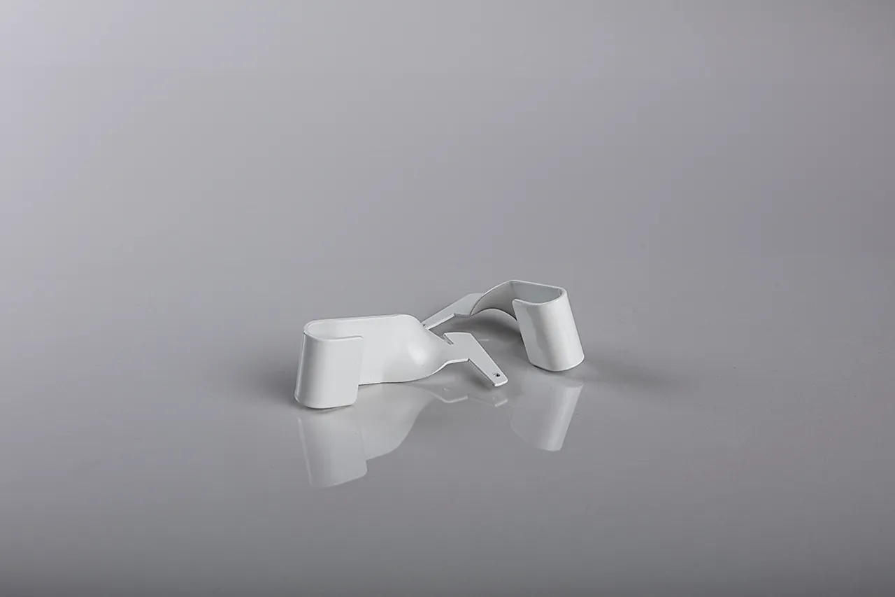 Holder til garderobestang hvit