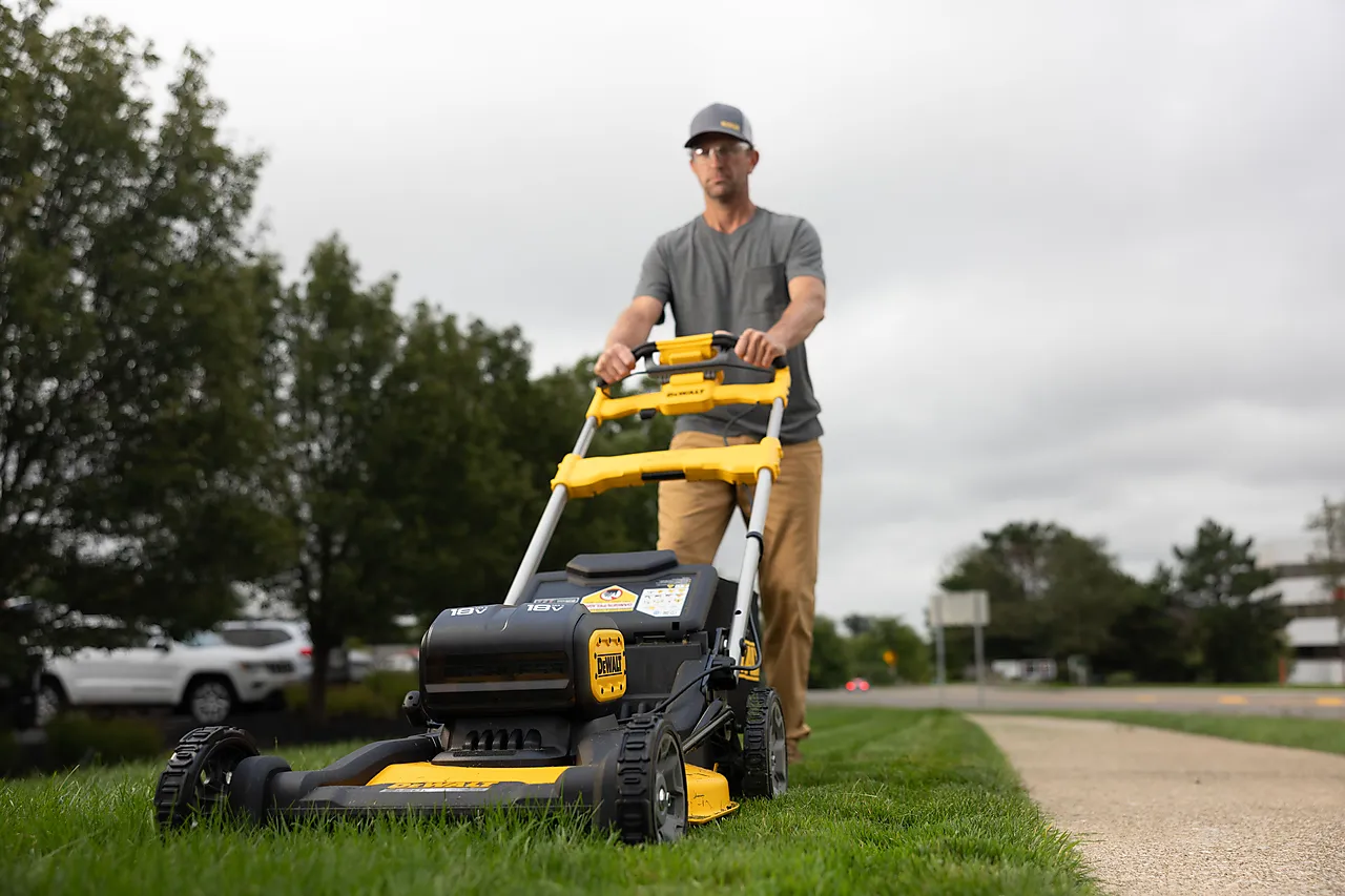 Gressklipper DCMWSP156 2x18v u/ batteri null - null - 2 - Miniatyr