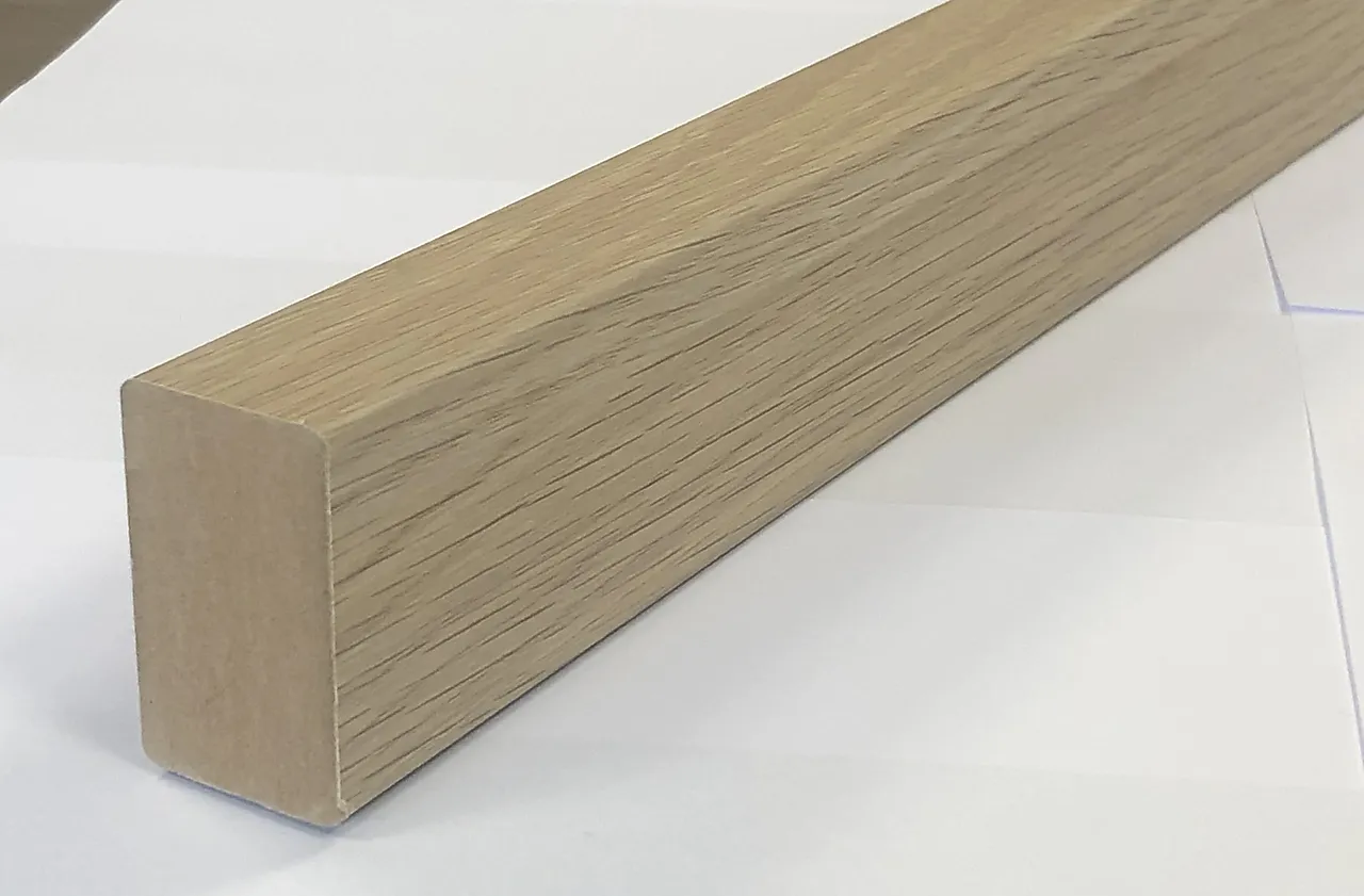 Spile 30x50x2700 MDF 4sidig lys eik