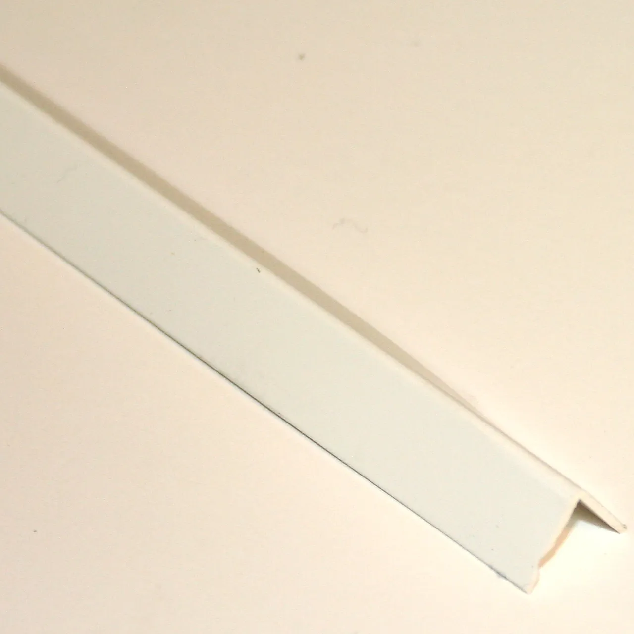 Hjørnelist PVC hvit 12x12 2,5m