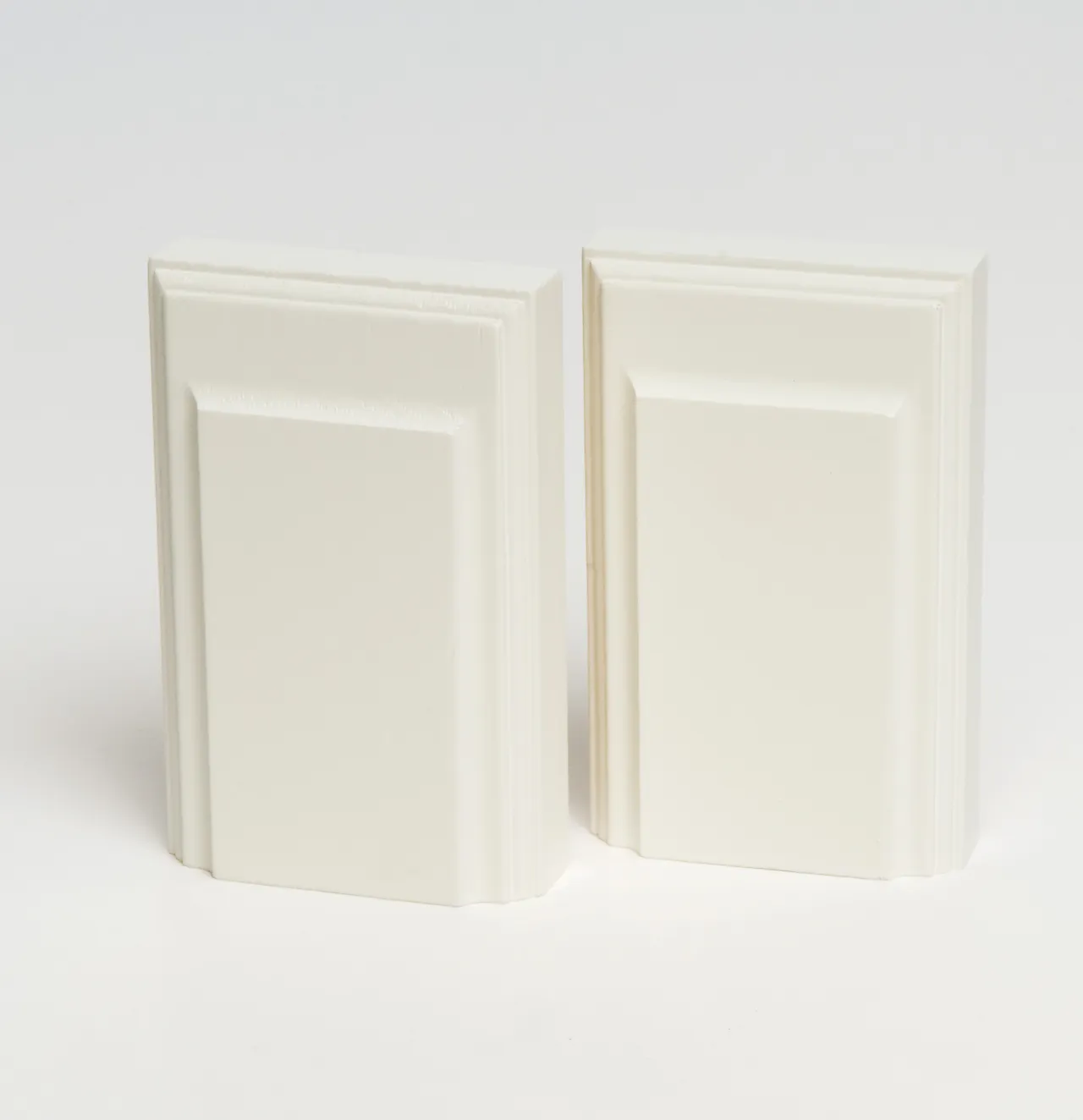 Dekorkloss bunn furu hvitmalt NCS S0502 Y 25x075x115 Dekorkloss bunn furu hvitmalt NCS S0502 Y 25x075x115