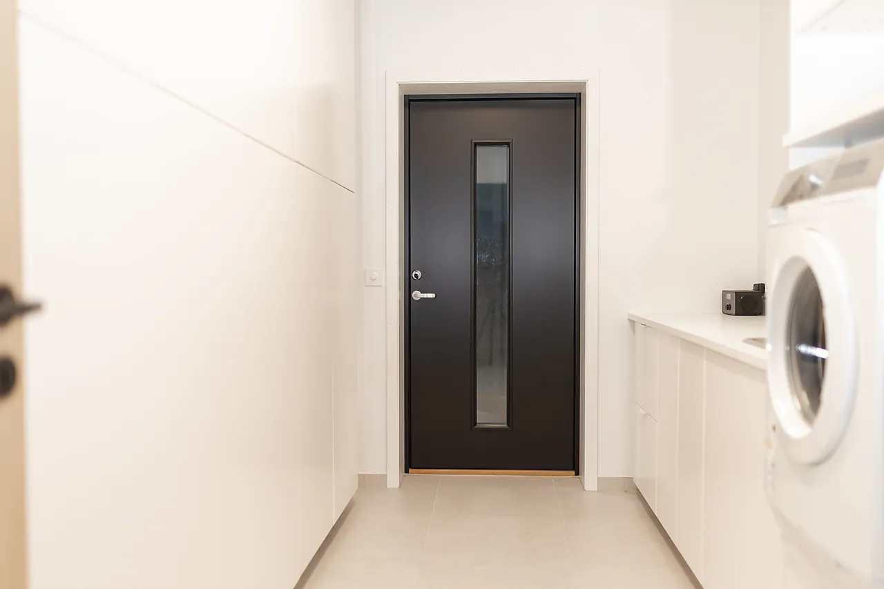 Dør yd volda 9x20v mørk grå ncs s 7500-n