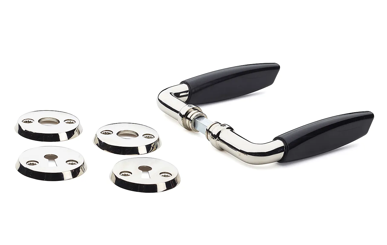 Dørvrider a130 innv sort/nikkel pp sort plast/forniklet messing Dørvrider a130 innv sort/nikkel pp sort plast/forniklet messing