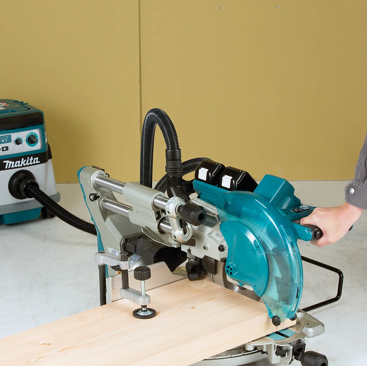 Kapp-/Gjærsag DLS111ZU 2X18V