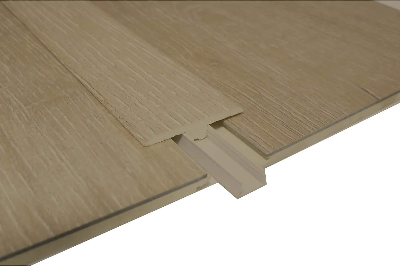 T-list til vinylgulv 8x45x2400 mm lys eik