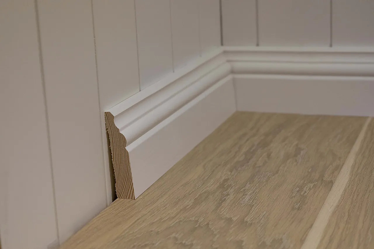 Gulvlist furu profilert CW252 hvit bomull S0502-Y 21x95x4400 mm null - null - 2 - Miniatyr